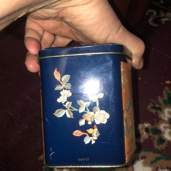 Vintage Twinings Asian Art Decorative Tin- collectible tin for tea drinkers-used - Picture 7 of 8
